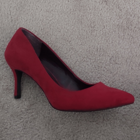 Red Suede Pumps - Picture 7 of 8